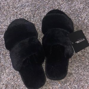 Pretty Little Thing Black House shoes